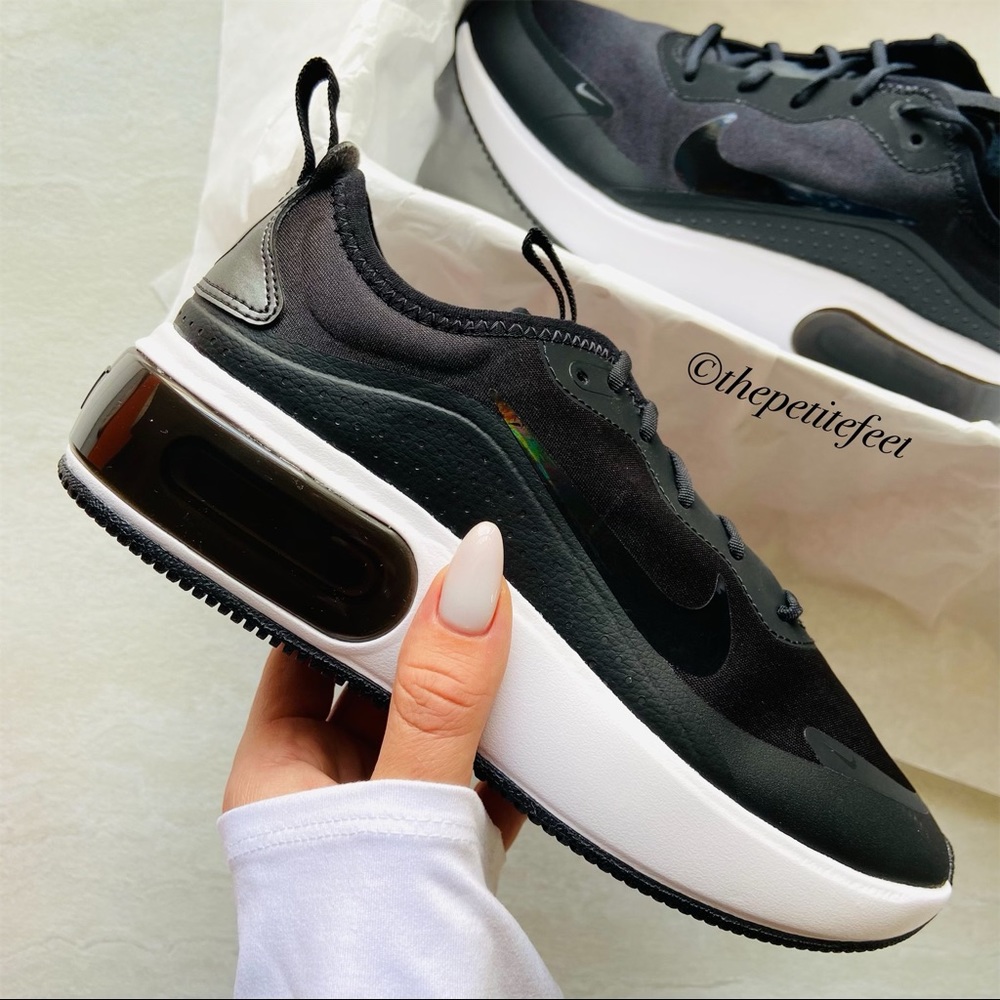 NWT Nike Air Max Dia black
